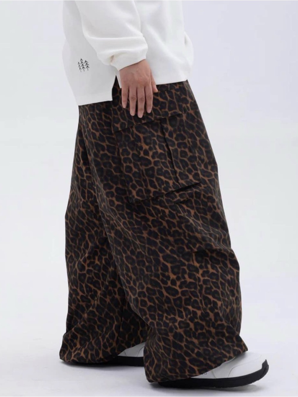 NWT Women's Double Knee Mountain Freestyle Baggy Camo Snow Pants - Picture 2 of 6